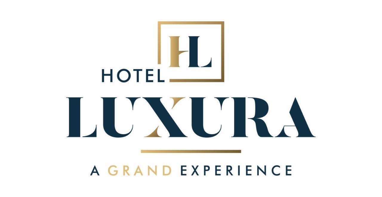 Hotel Luxura, Ahmedabad Esterno foto